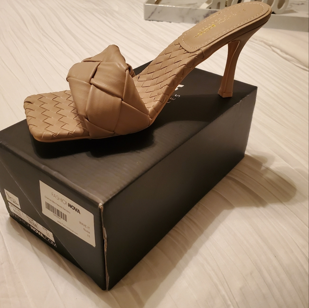 Nude heeled sandal